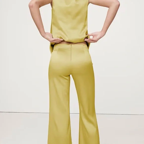 NWT Banana Republic Mid-Rise Kick-Flare Satin Ankle Pant - Picture 2 of 3